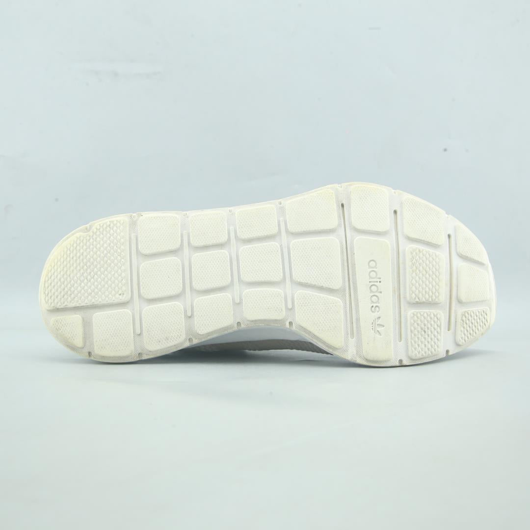 ADIDAS SWIFT RUN