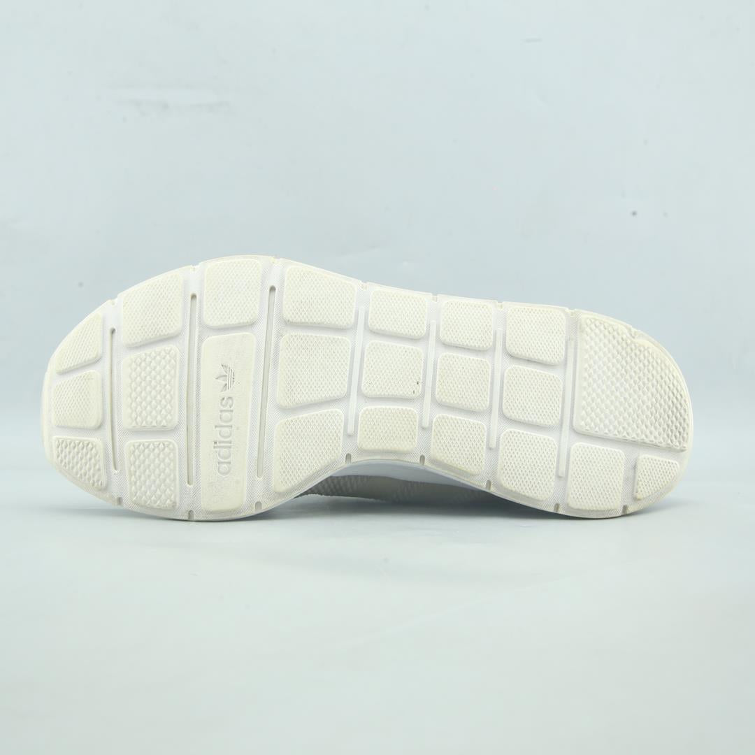 ADIDAS SWIFT RUN