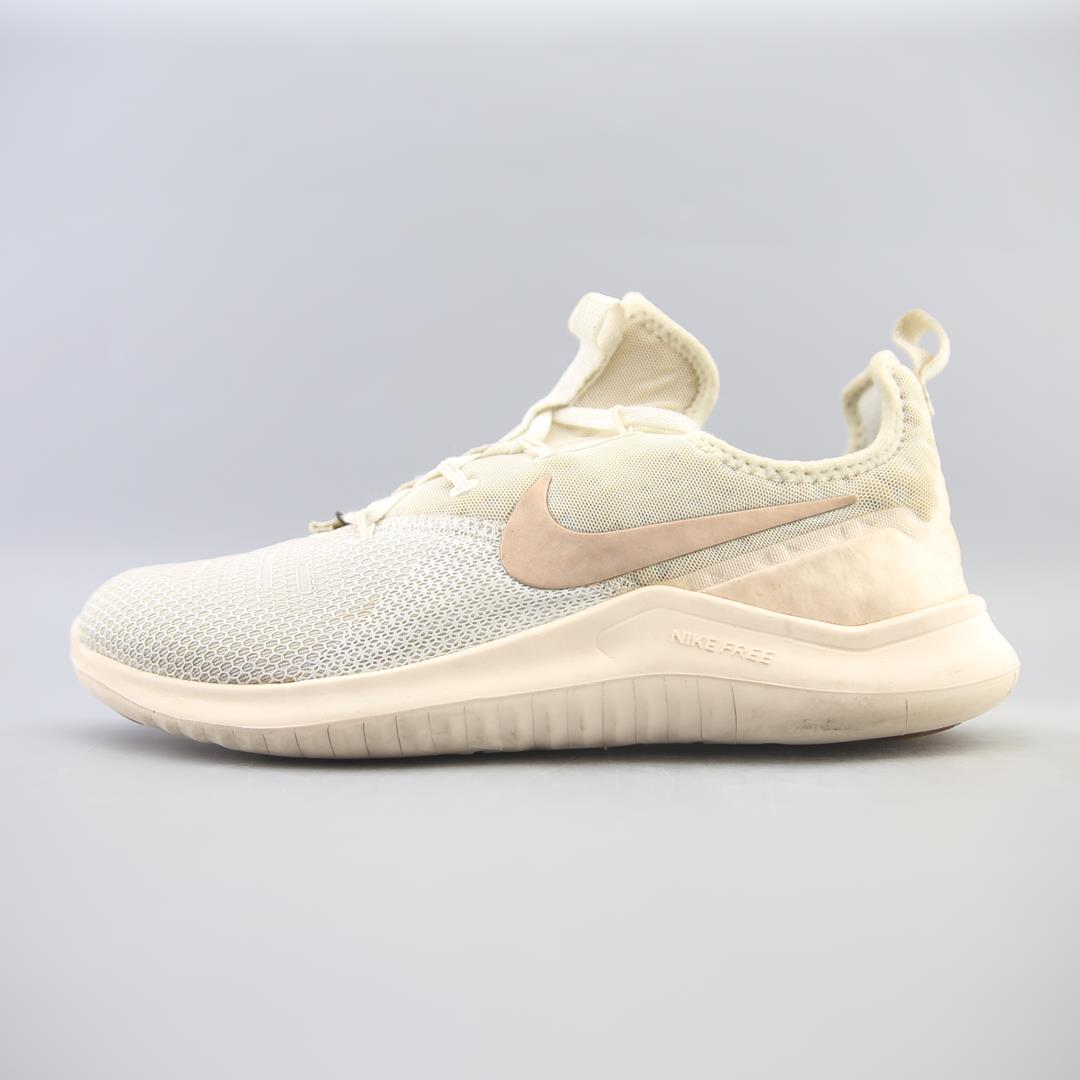 NIKE  FREE TR 8