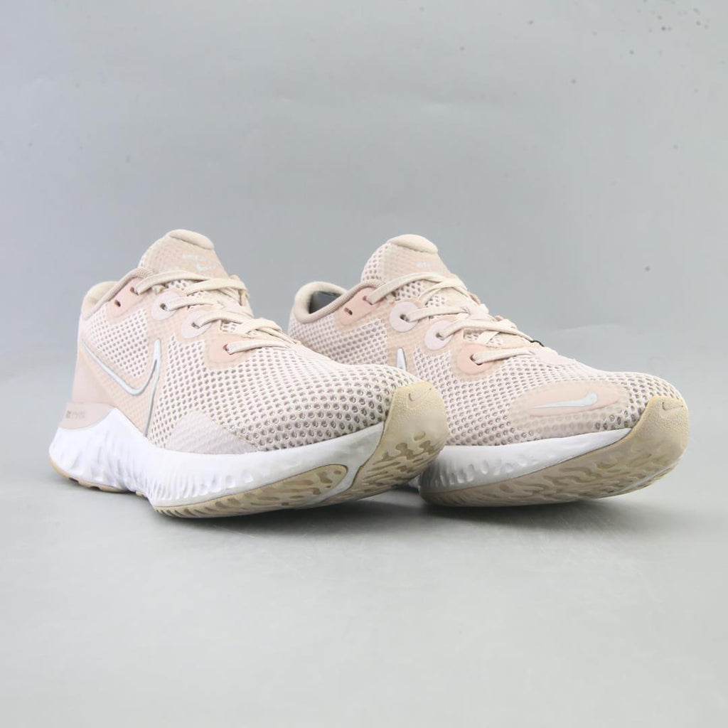 NIKE RENEW RUN