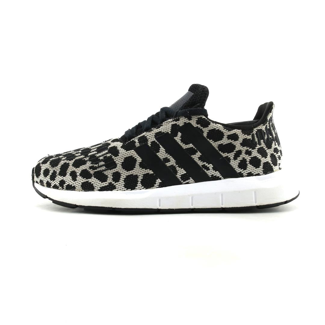ADIDAS SWIFT RUN
