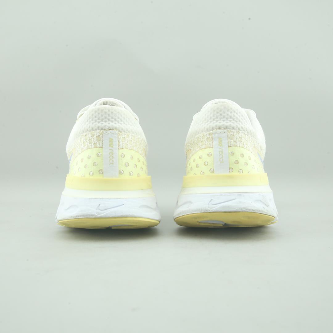 NIKE RENEW RUN