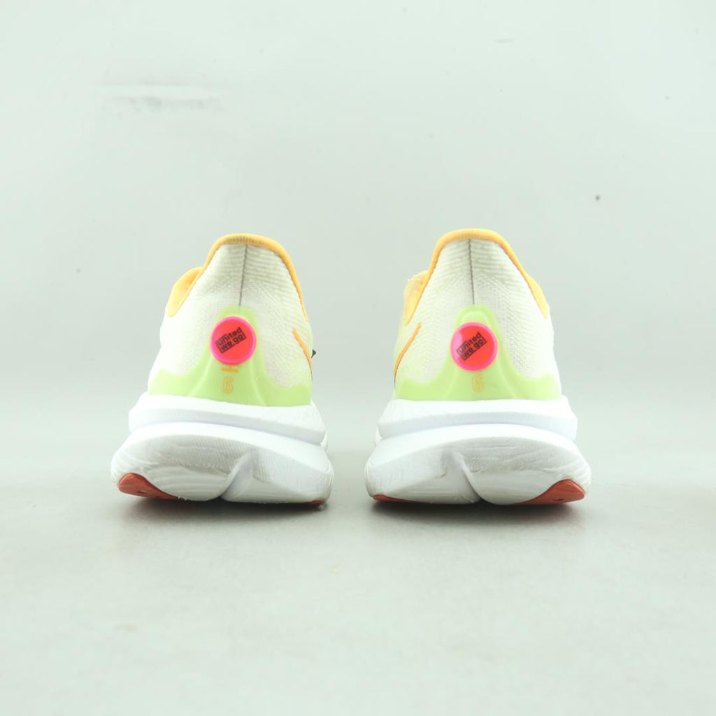 HOKA ONE ONE  MACH 6