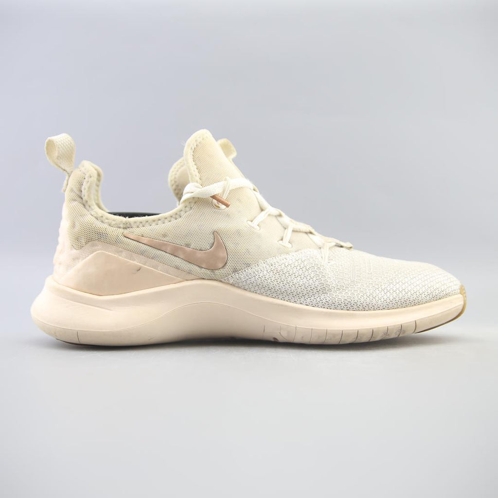 NIKE  FREE TR 8
