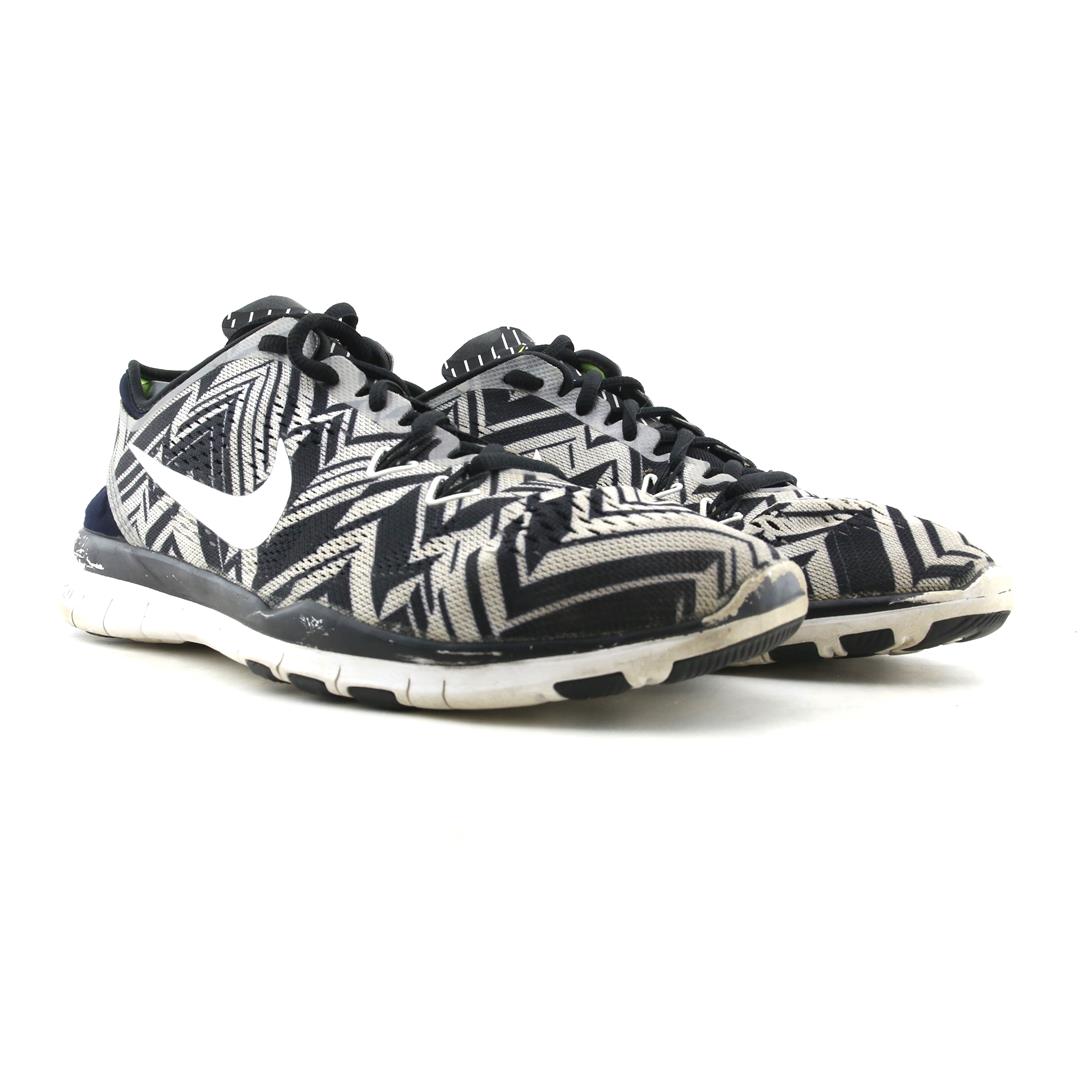 NIKE FREE TR FIT 5