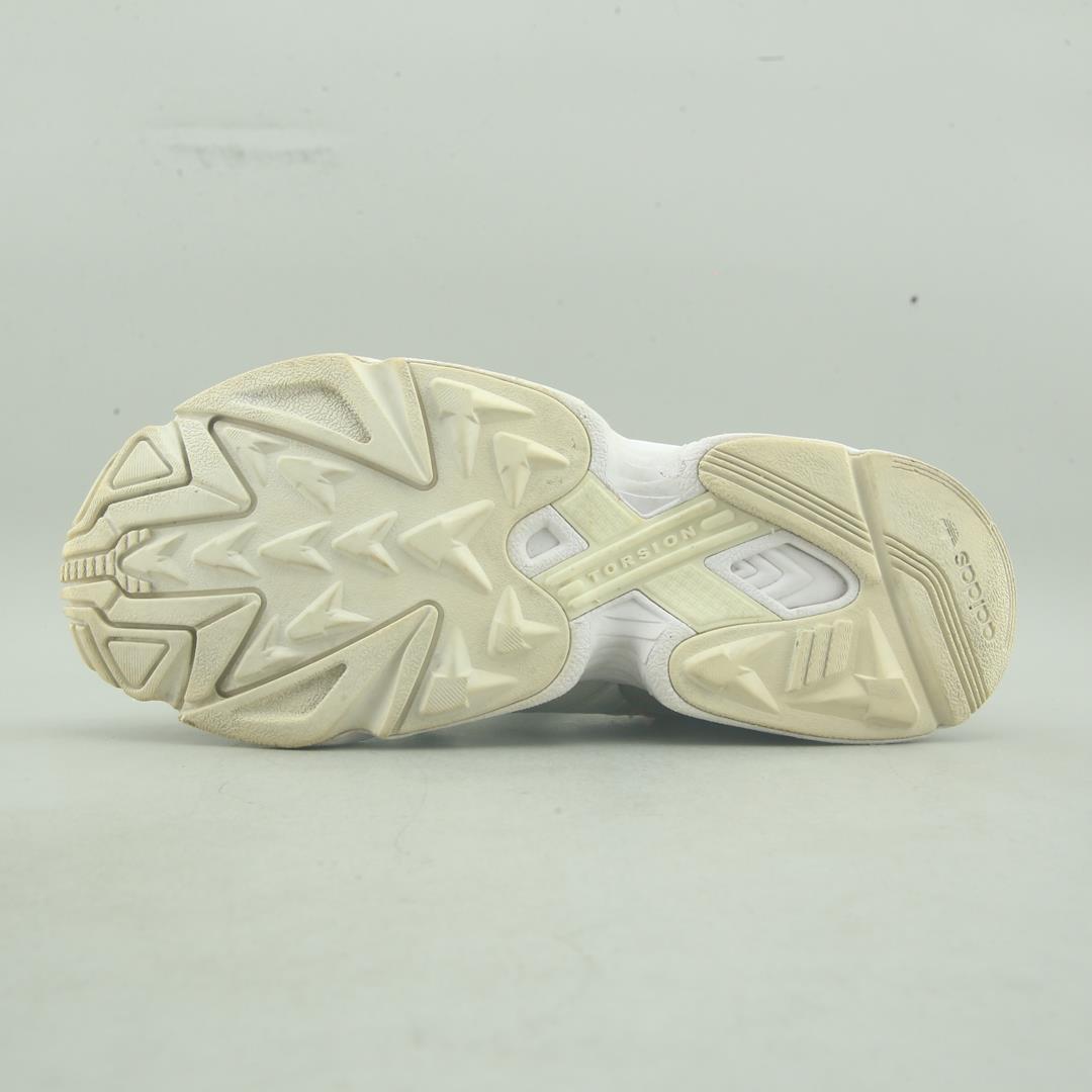 ADIDAS YUNG-96