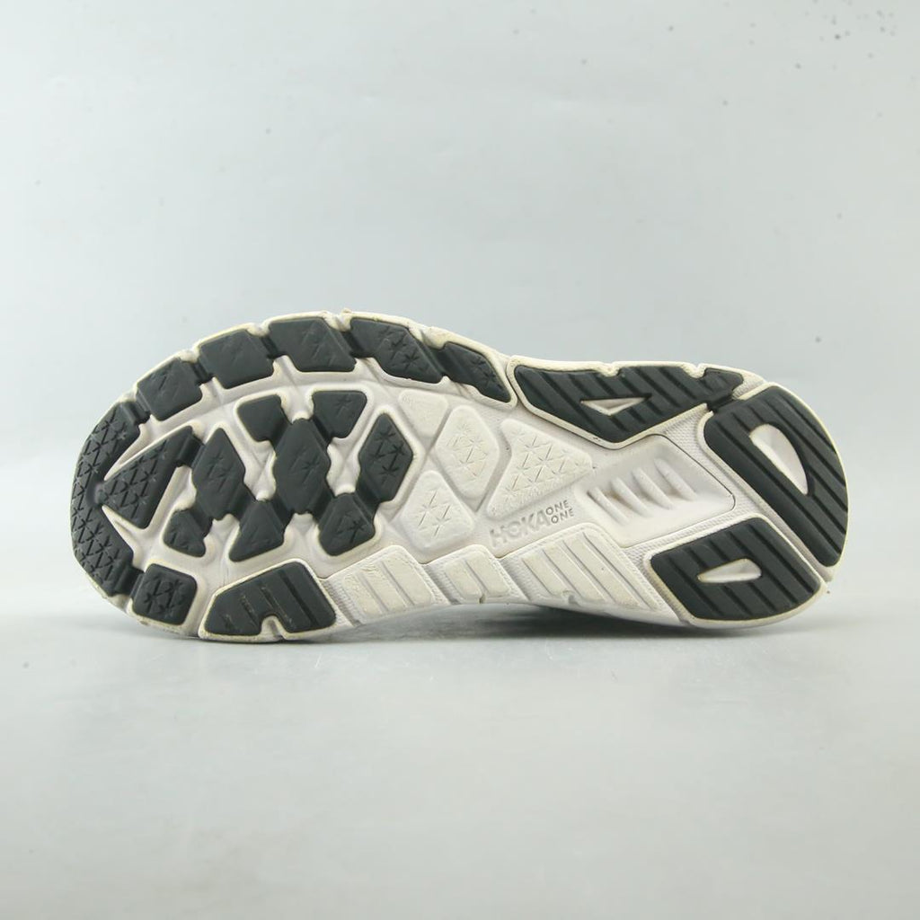 HOKA ONE ONE ARAHI 6