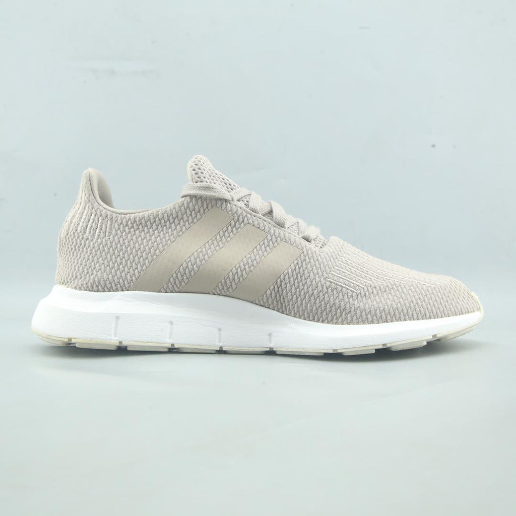 ADIDAS SWIFT RUN