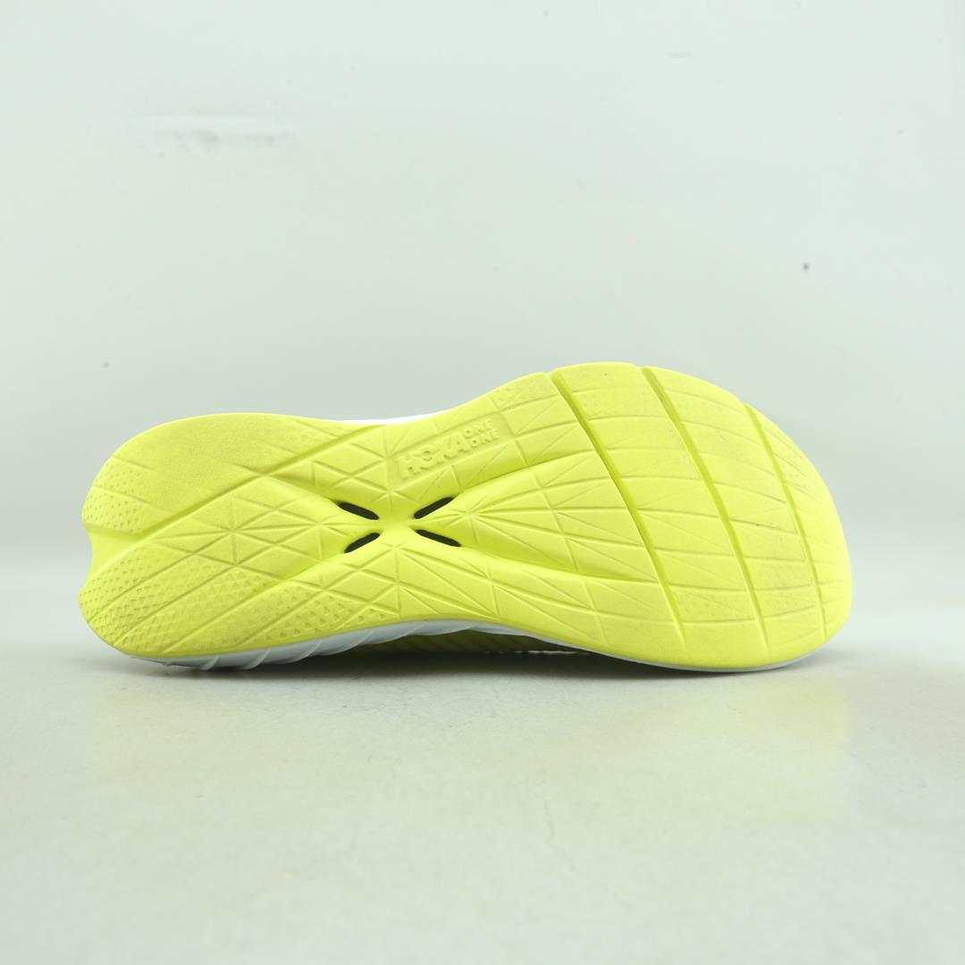 HOKA ONE ONE CARBON X 3