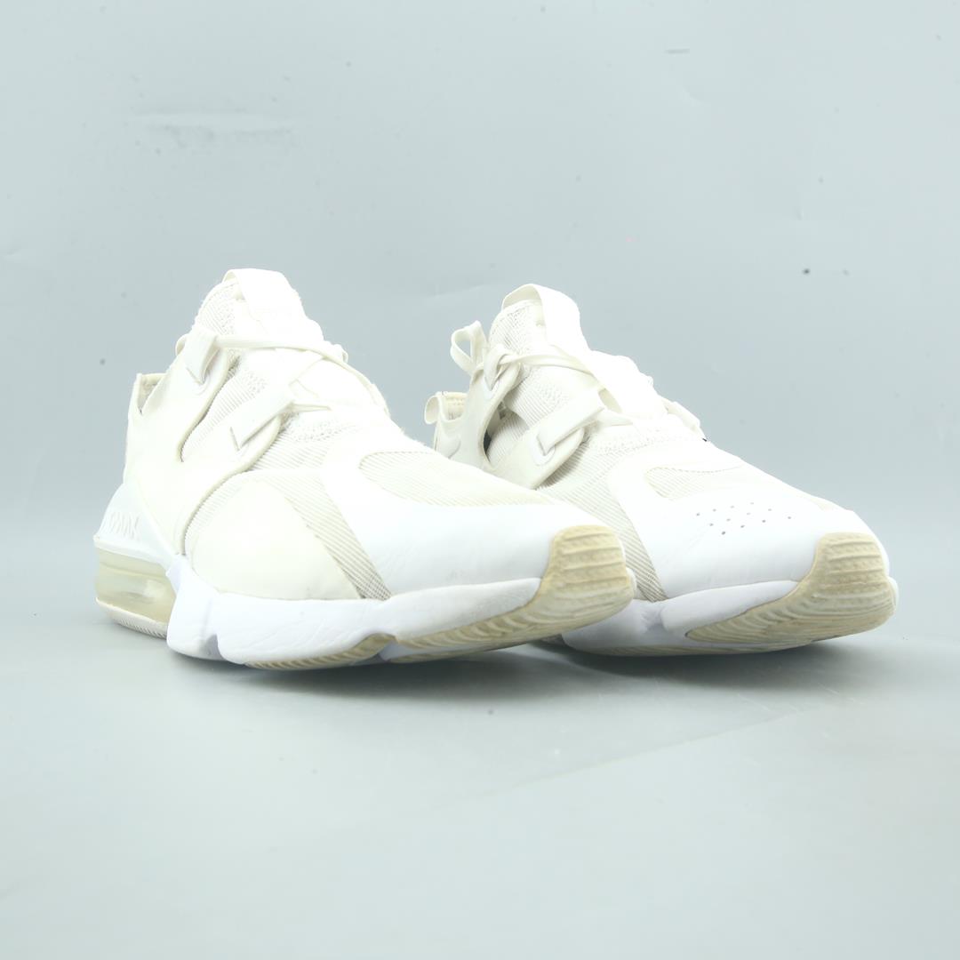 NIKE AIR MAX INFINITY