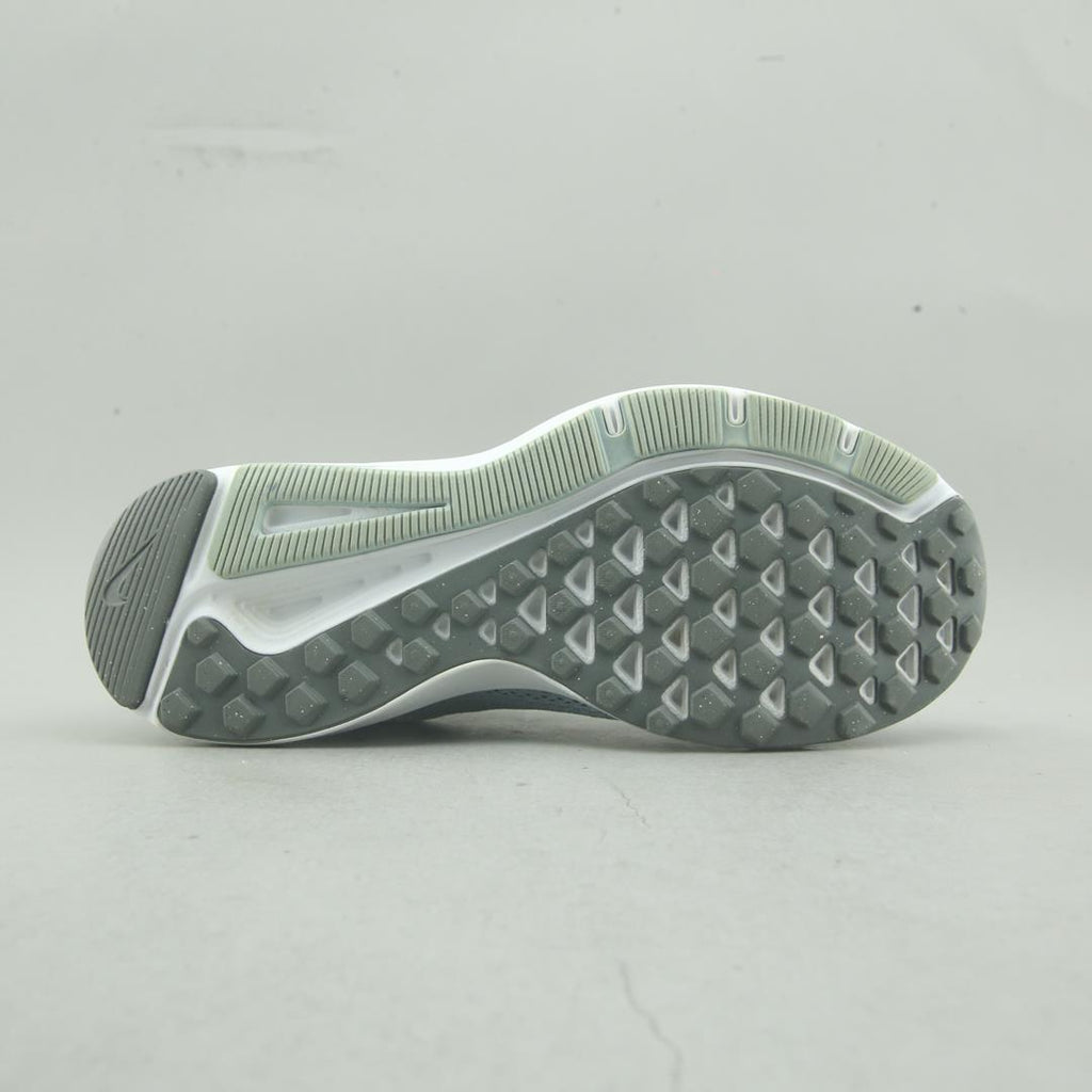 NIKE  QUEST 2