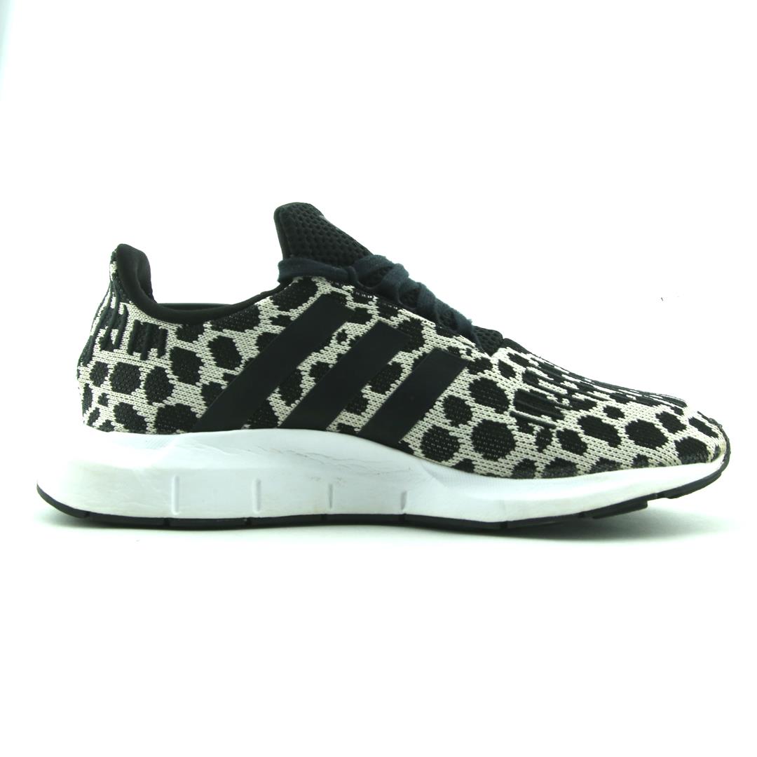 ADIDAS SWIFT RUN