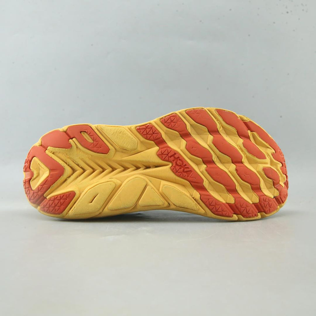 HOKA ONE ONE CLIFTON 8