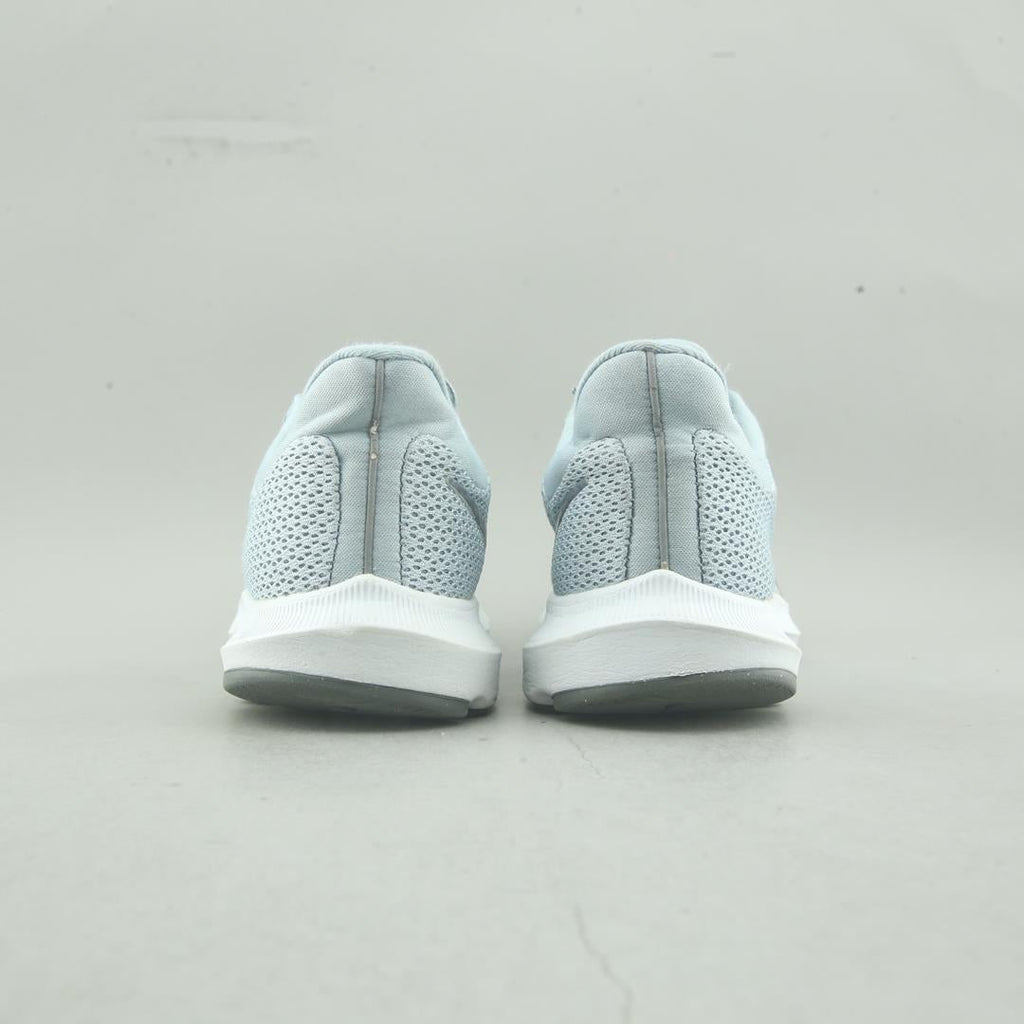 NIKE  QUEST 2