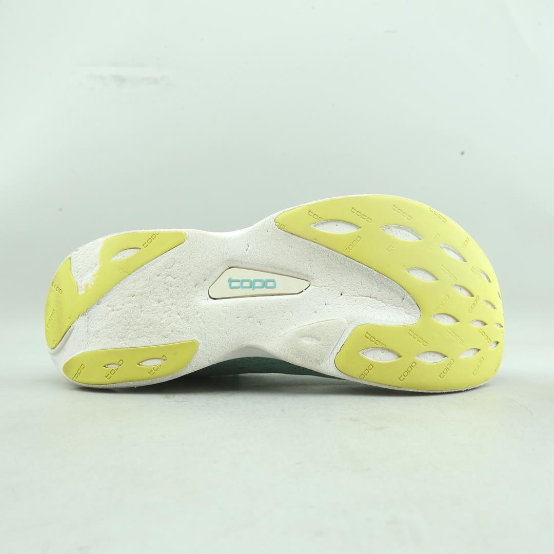 TOPO ATHLETIC SPECTER