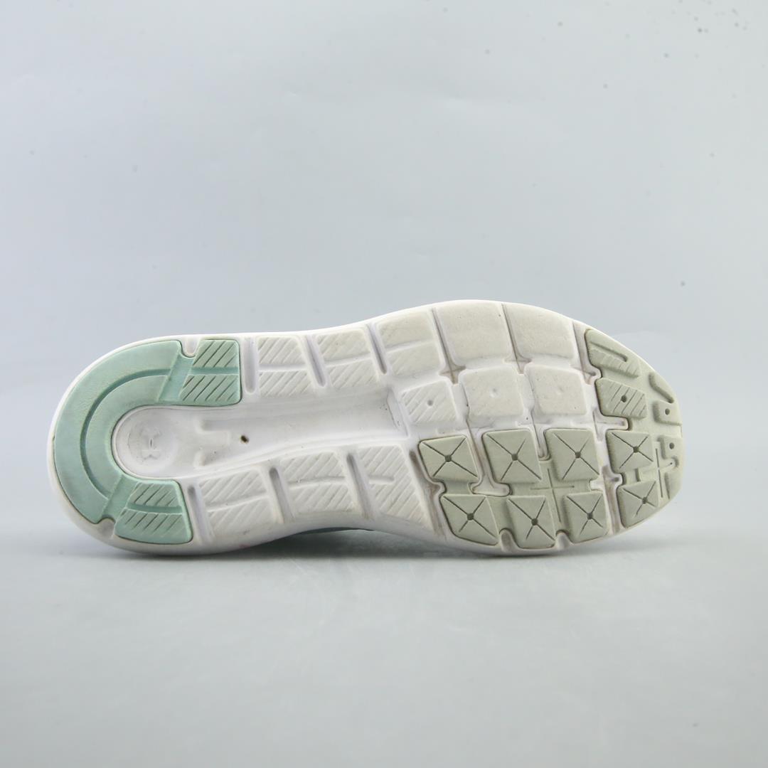 UNDER ARMOUR OUT HUSTLE
