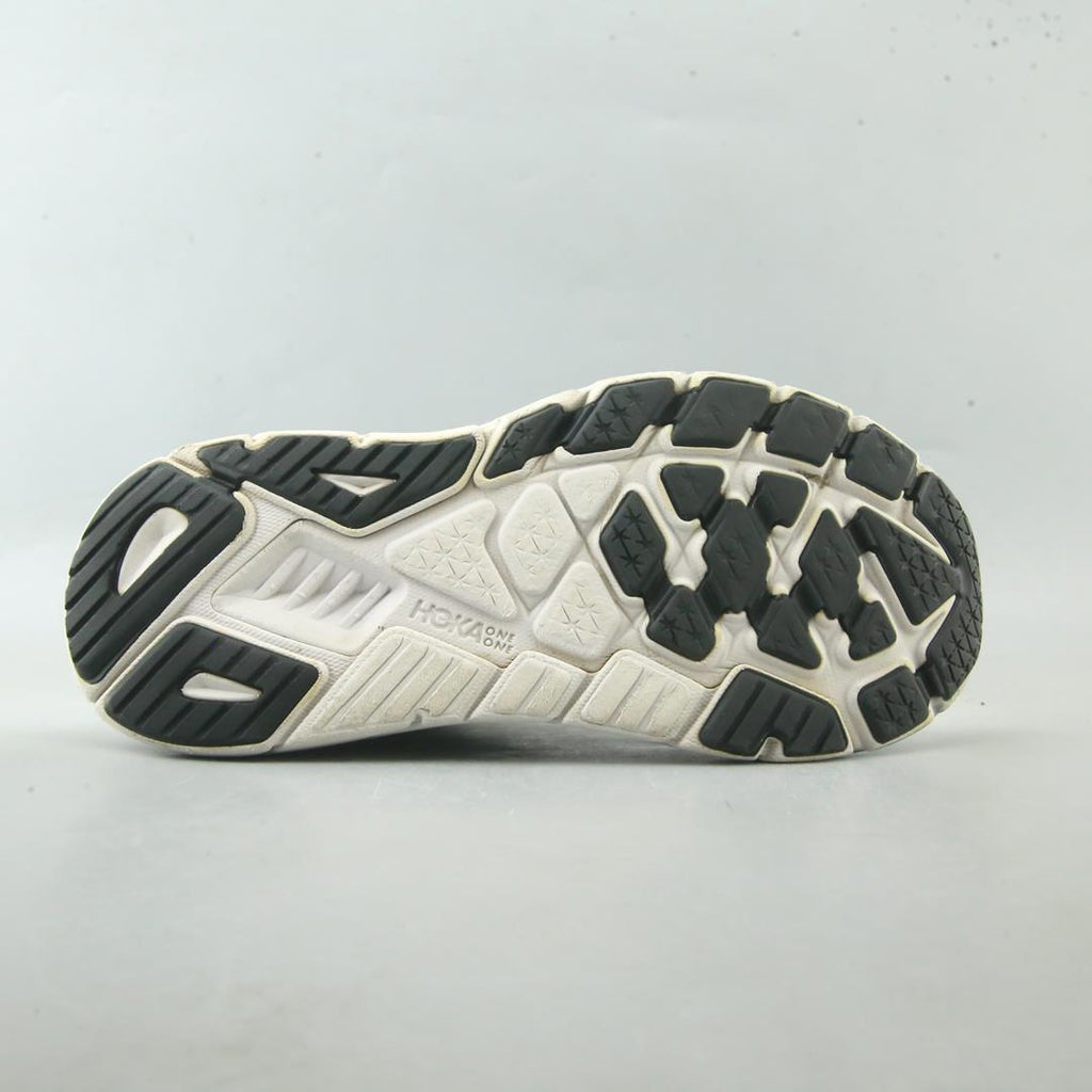 HOKA ONE ONE ARAHI 6