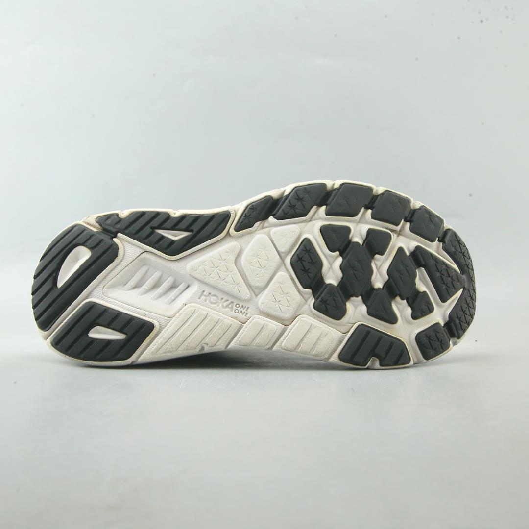 HOKA ONE ONE ARAHI 6