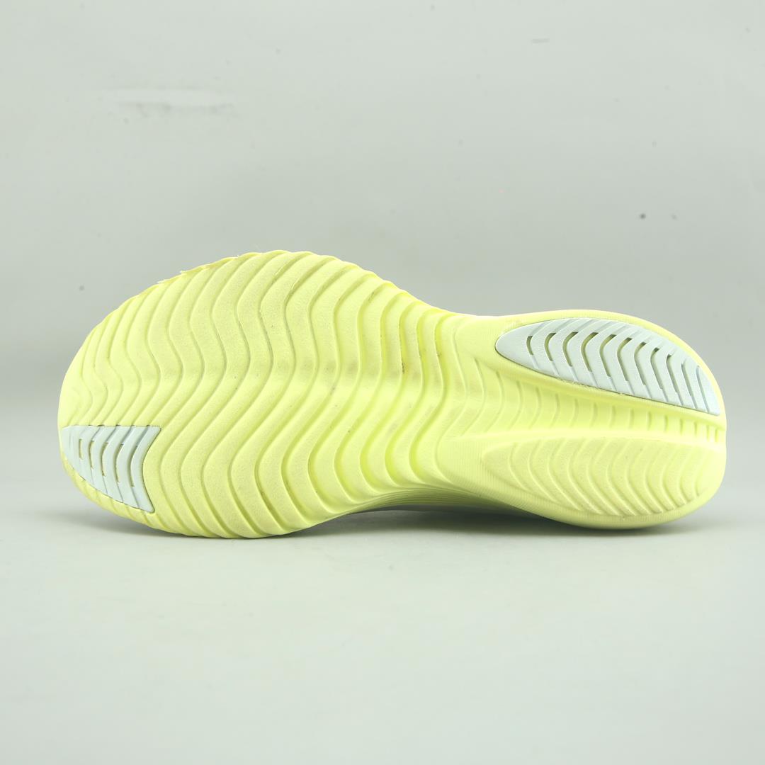 SAUCONY  KINVARA 15