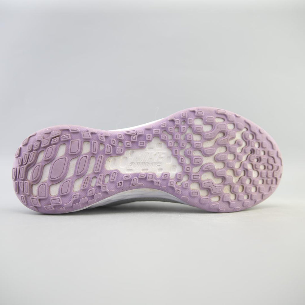 NIKE  REVOLUTION 6