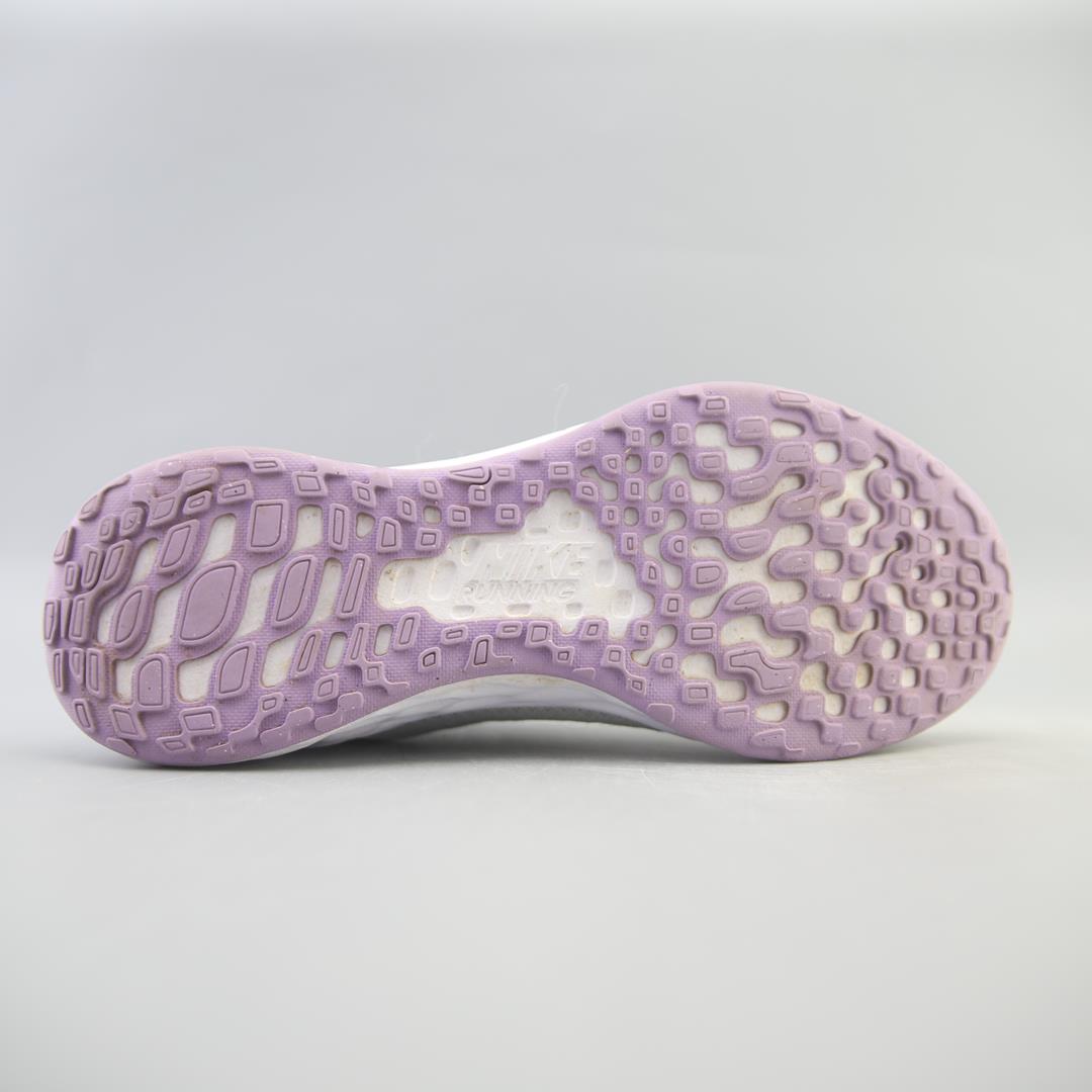 NIKE  REVOLUTION 6