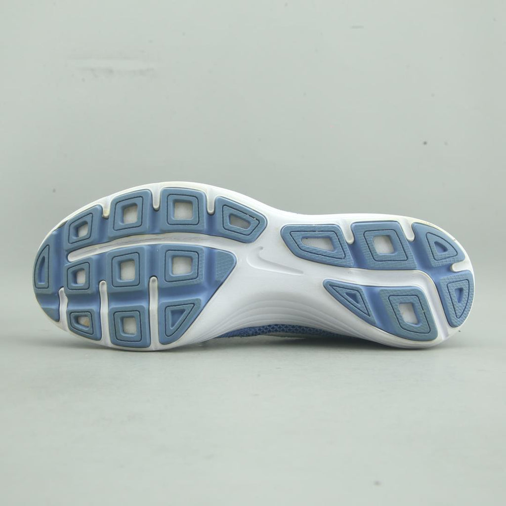 NIKE REVOLUTION 3