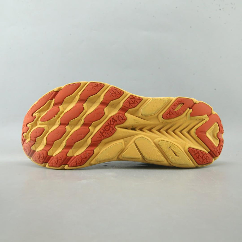 HOKA ONE ONE CLIFTON 8