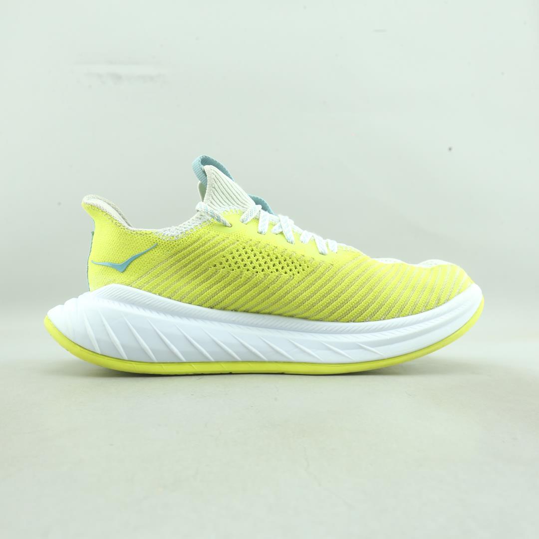 HOKA ONE ONE CARBON X 3