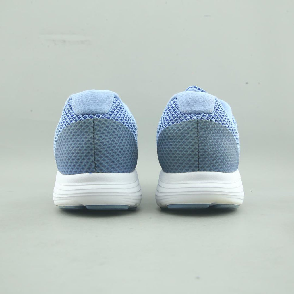 NIKE REVOLUTION 3