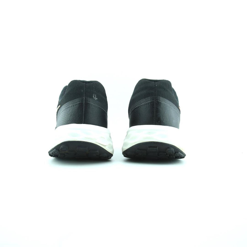 NIKE REVOLUTION 6