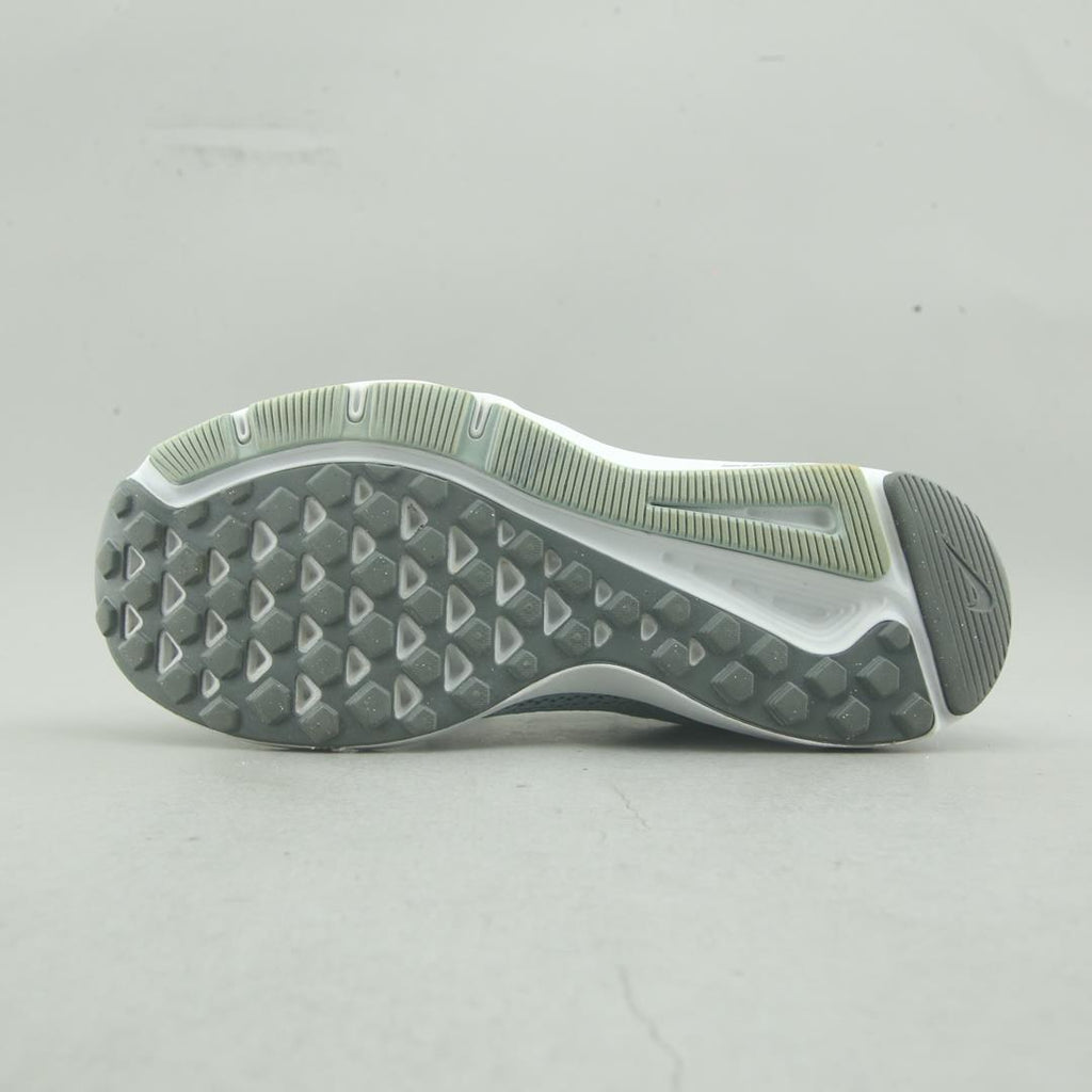 NIKE  QUEST 2