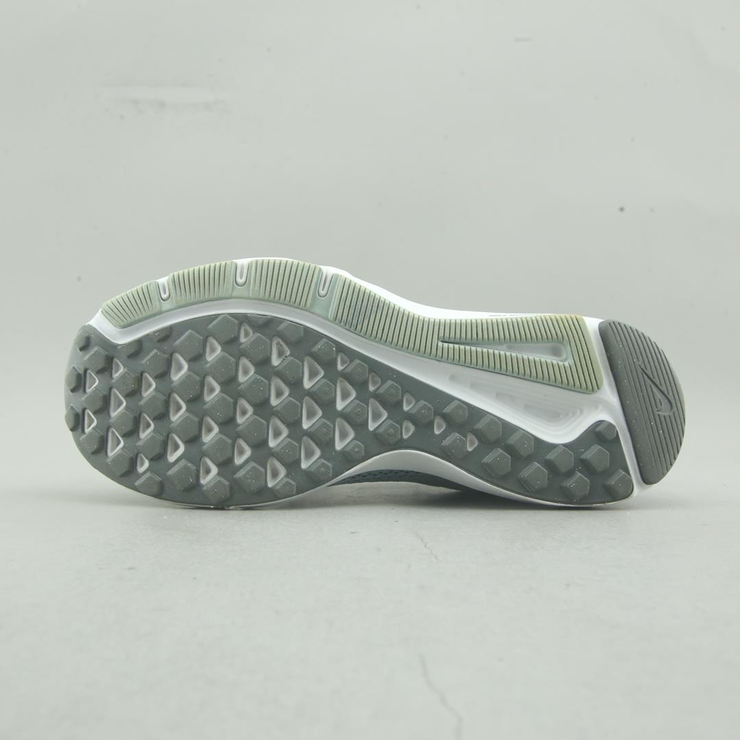NIKE  QUEST 2