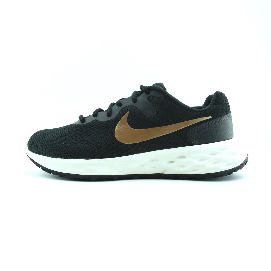 NIKE REVOLUTION 6