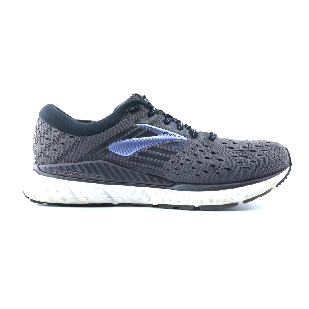 BROOKS TRANSCEND 6