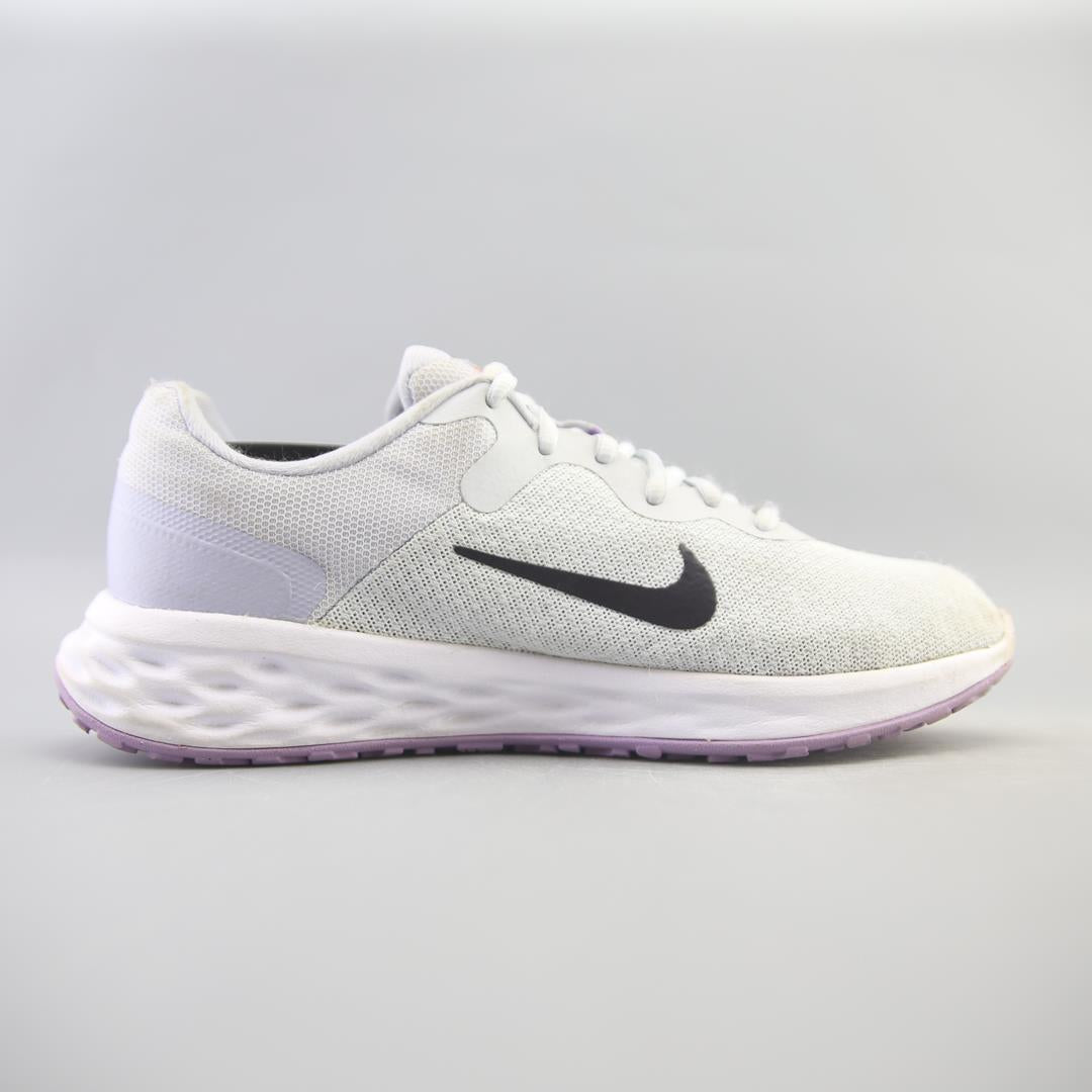 NIKE  REVOLUTION 6