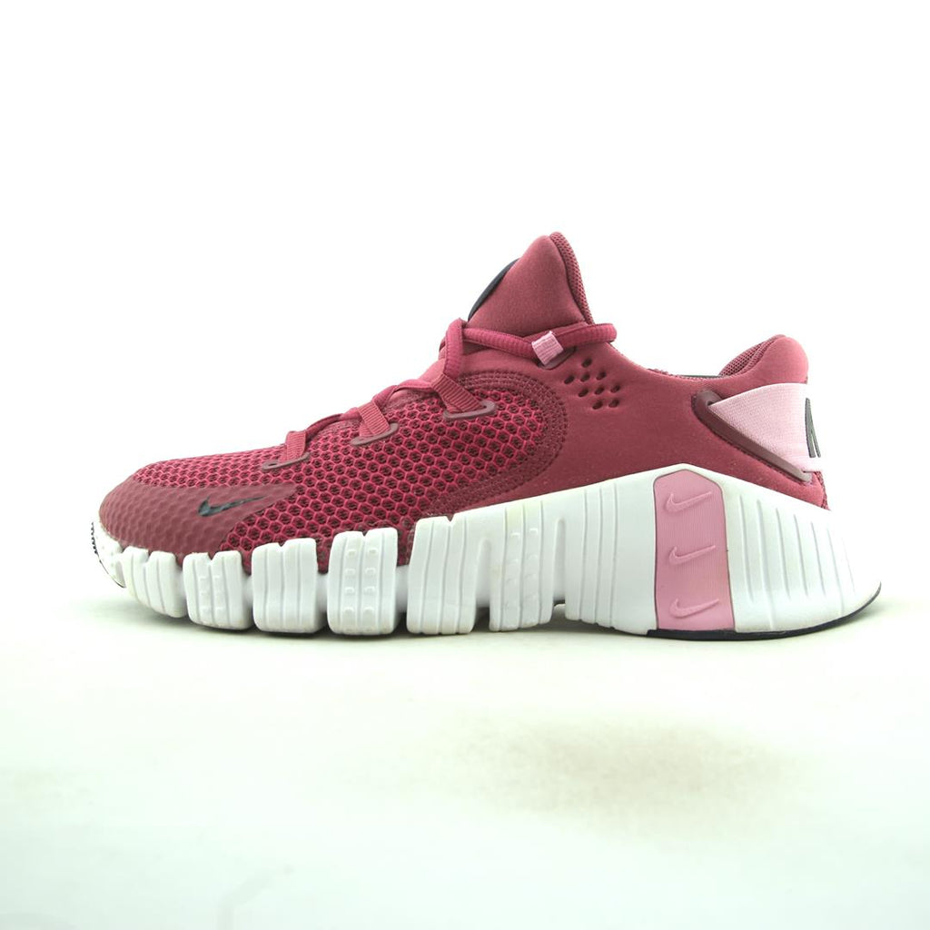 NIKE FREE METCON 4
