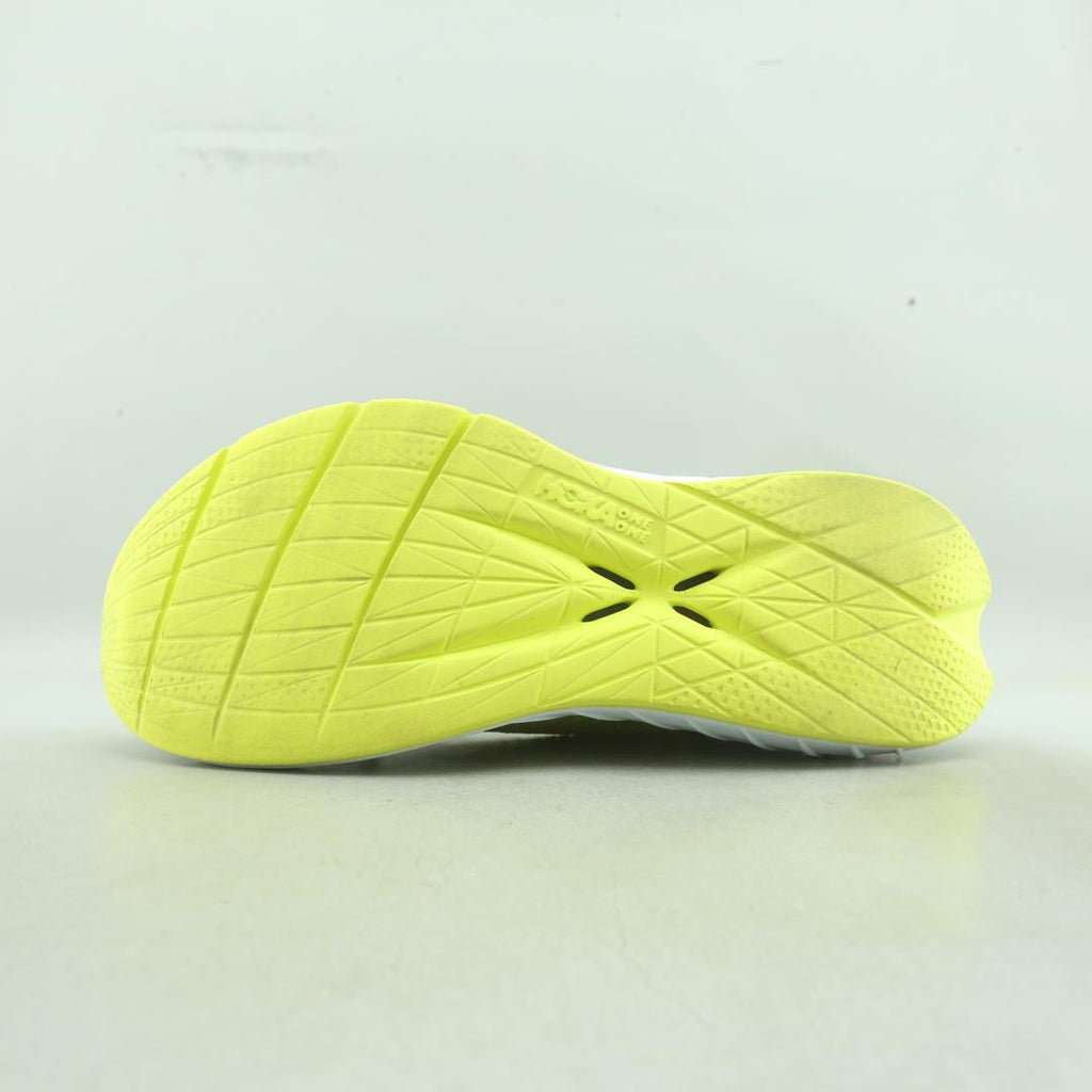 HOKA ONE ONE CARBON X 3