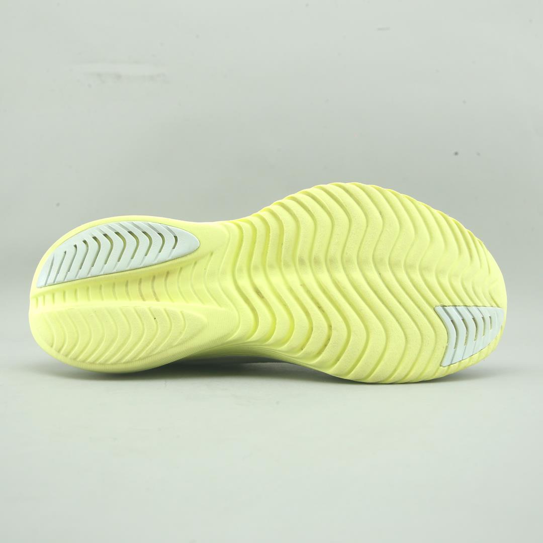 SAUCONY  KINVARA 15